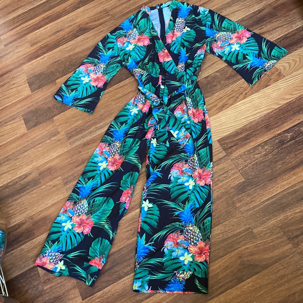 Karlie jump suit NWOT size small